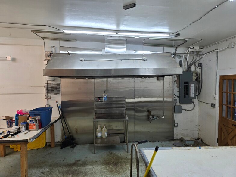 More Photos Of 9724 Aurora Ave N, Seattle Restaurant For Lease