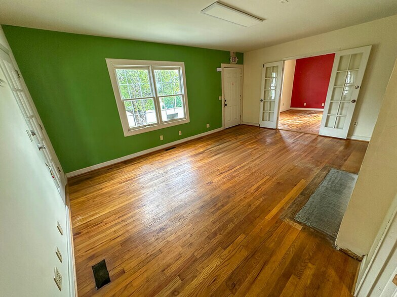 More Photos Of 4154 Clairmont Rd, Atlanta Office For Sale