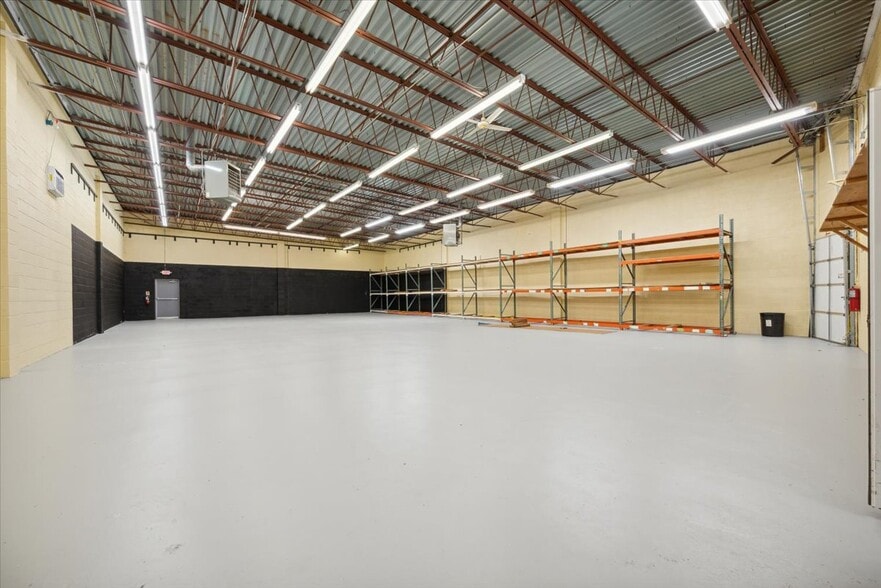 More Photos Of 906 Us Highway 22, Somerville Light Distribution For Lease