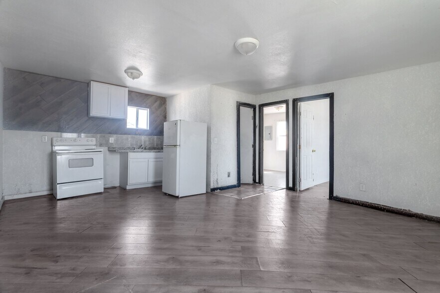 More Photos Of 313 W Jones Ave, Phoenix Apartments For Sale