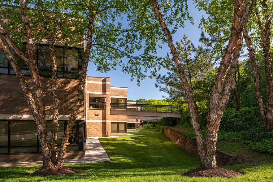 More Photos Of 802 Landmark Dr, Glen Burnie Unknown For Lease