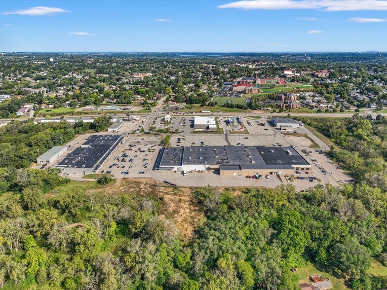 More Photos Of 2600 Dodge St, Dubuque Land For Lease