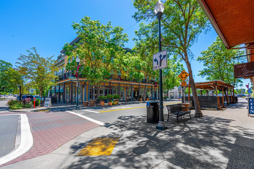 More Photos Of 220 Windsor River Rd, Windsor Apartments For Sale