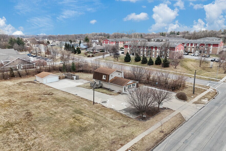 More Photos Of 3161 SE 22nd St, Des Moines Office For Sale