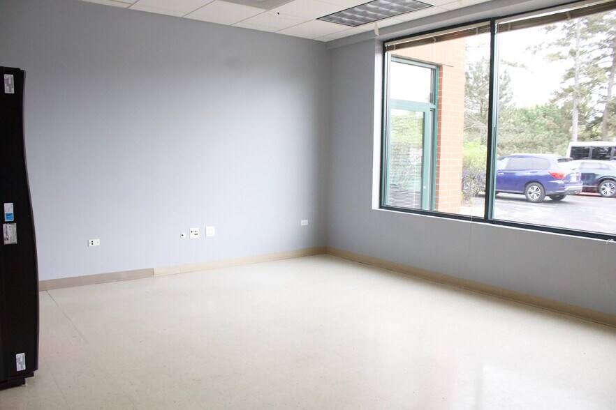 More Photos Of 757 McHenry Ave, Crystal Lake Medical For Lease