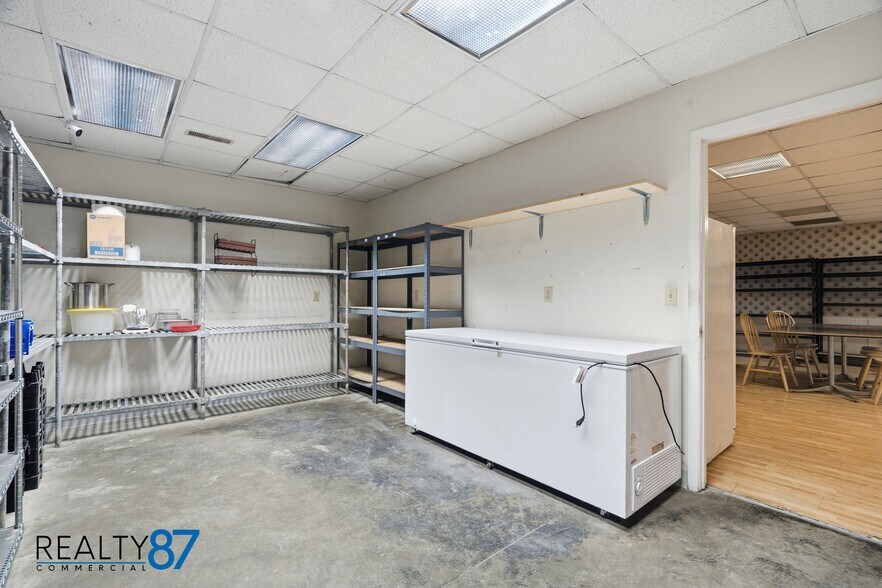 More Photos Of 5913 Troy Mills rd, Coggon General Retail For Sale