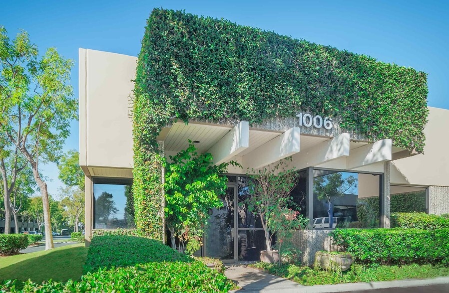 More Photos Of 1001 Brioso Dr, Costa Mesa Distribution For Lease