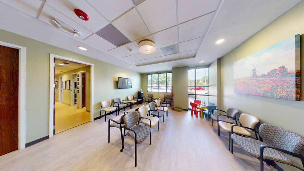 More Photos Of 101 Cosgrove Hill Ave, Chapel Hill Medical For Sale
