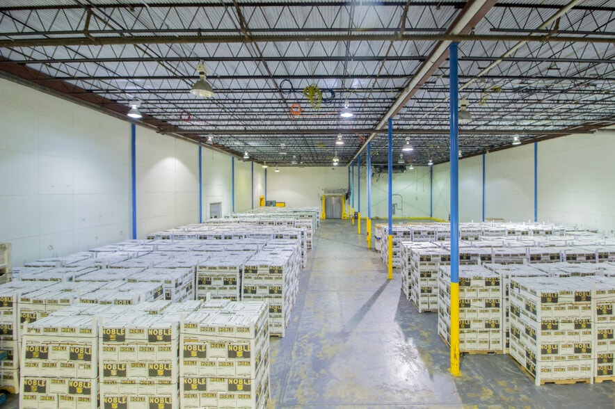 More Photos Of 1005 Snively Ave, Winter Haven Refrigeration Cold Storage For Sale