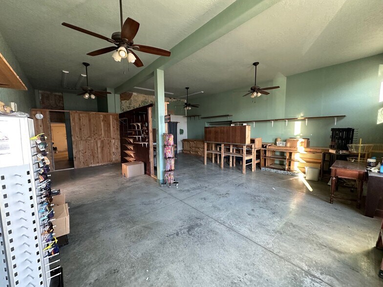 More Photos Of 45 N Commerical St, Glenns Ferry Storefront Retail Office For Sale