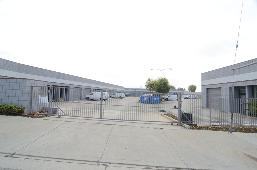 More Photos Of 6850 Vineland Ave, North Hollywood Manufacturing For Sale