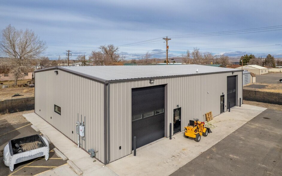 More Photos Of 528 Blackburn St, Cody Auto Repair For Sale