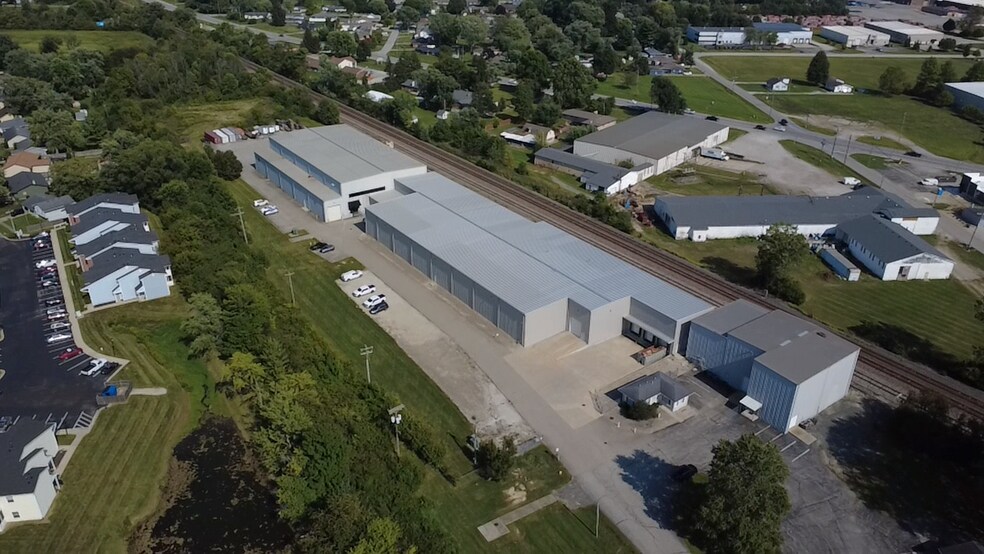 More Photos Of 315 N Madison St, Fortville Manufacturing For Lease