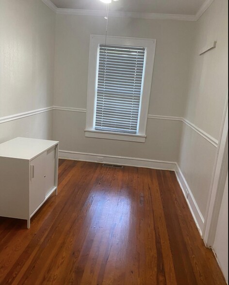 More Photos Of 228 E Poplar St, Griffin Office For Lease