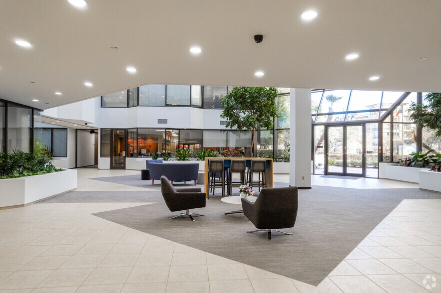 1155 Dairy Ashford Rd, Houston, TX 77079 Office For Lease