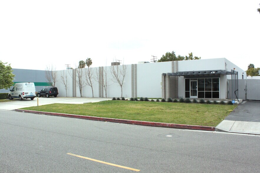More Photos Of 1702 Kaiser Ave, Irvine Warehouse For Lease