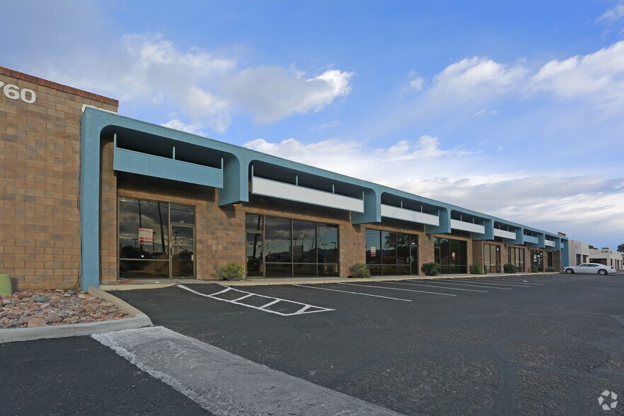 More Photos Of 3760-3770 S Park Ave, Tucson Showroom For Sale