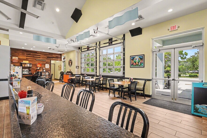 More Photos Of 11970 Fairway Lakes Dr, Fort Myers Restaurant For Sale