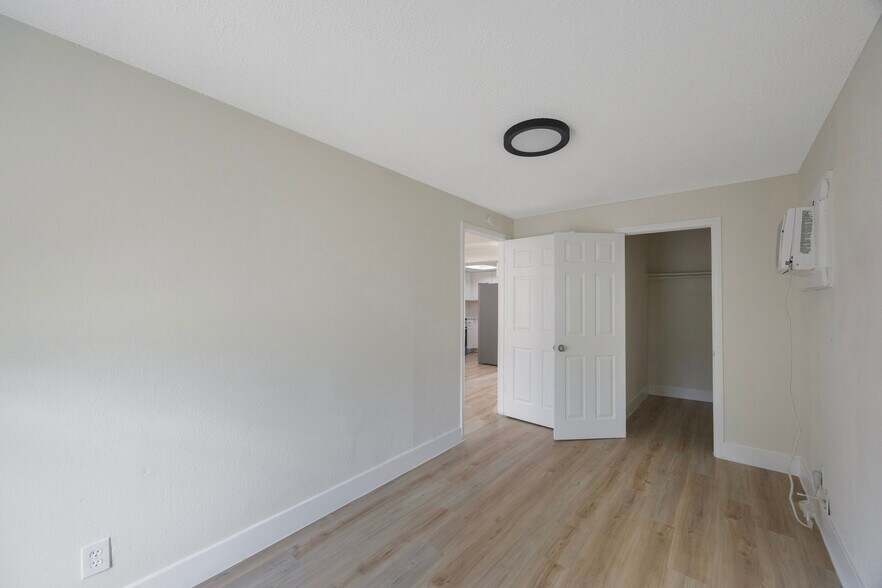 More Photos Of 2753 53rd Ave N, Saint Petersburg Apartments For Sale