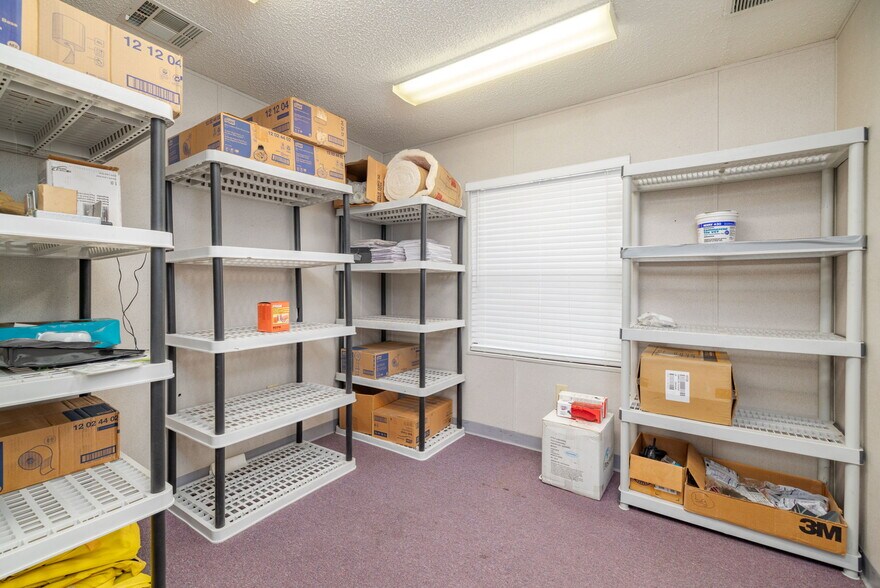 More Photos Of 23197 Governor Harrison Pky, Freeman Storefront Retail Office For Sale