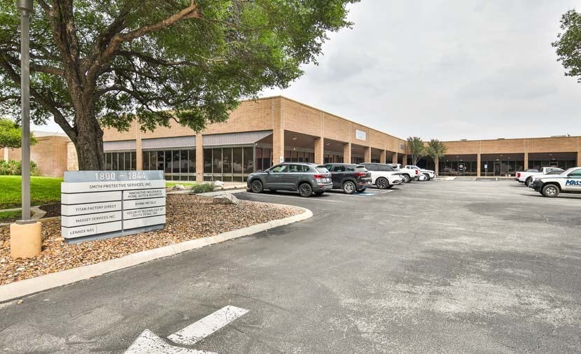 More Photos Of 1850-1900 Grandstand Dr, San Antonio Unknown For Lease