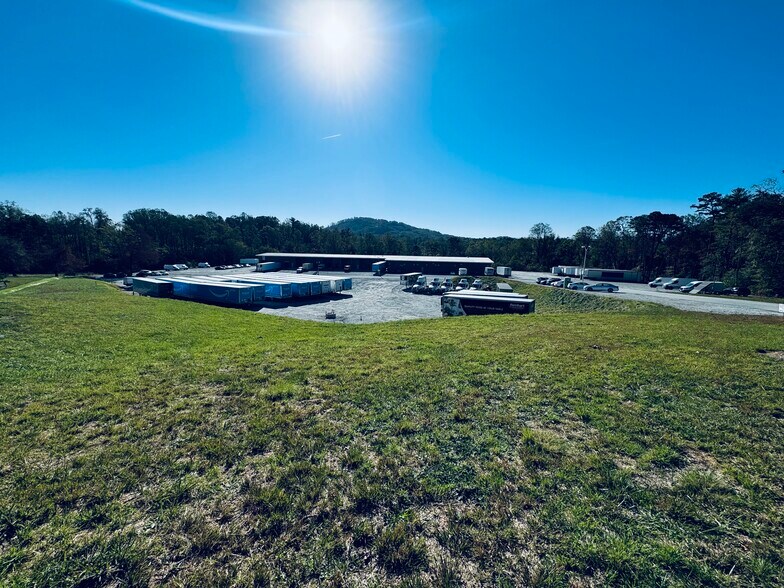 Primary Photo Of 219 Commercial Hill Dr, Hendersonville Warehouse For Lease