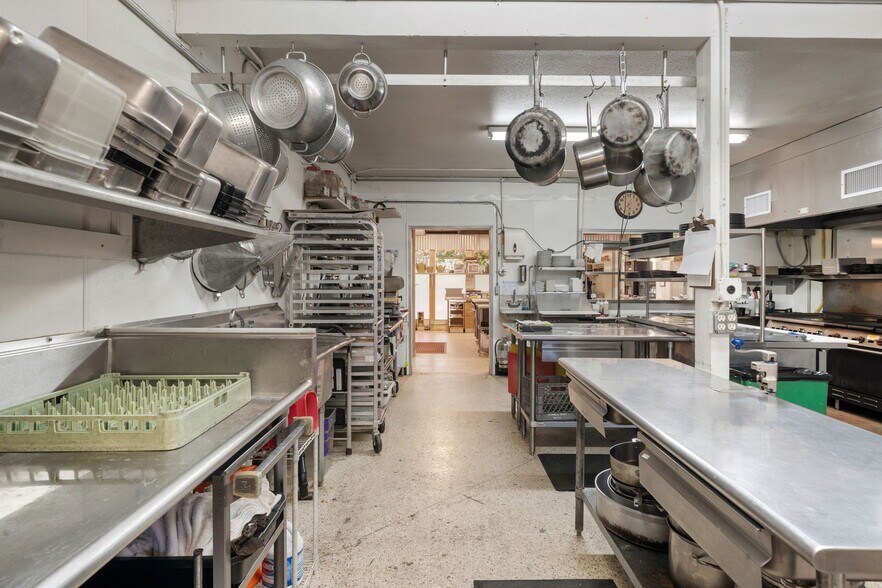 More Photos Of 101 Provence View Ln, Sequim Restaurant For Sale