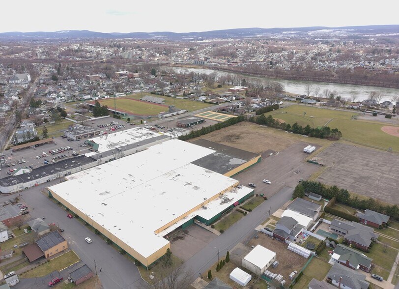More Photos Of 4th & Pacific Ave @ Pacific Ave, West Pittston Warehouse For Sale