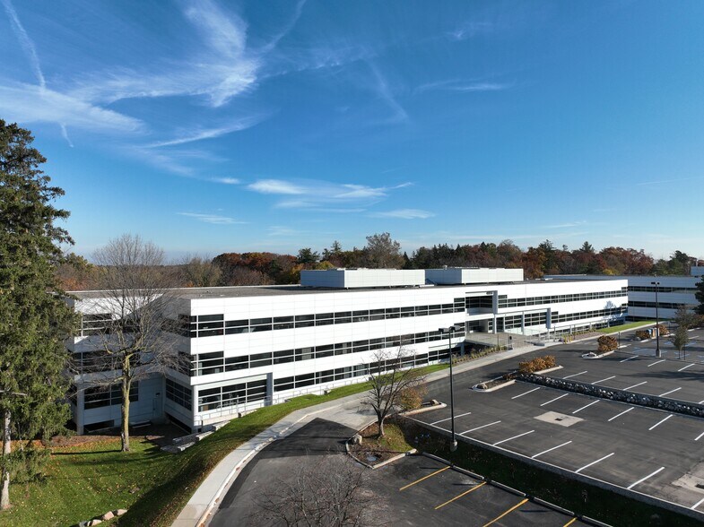 More Photos Of 40950 Woodward Ave, Bloomfield Hills Office For Sale