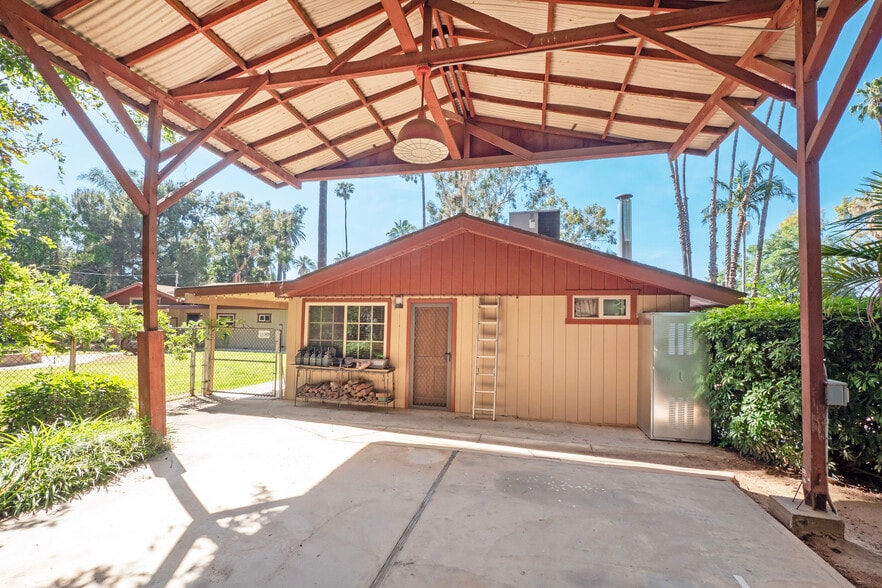 More Photos Of 2083 Grace St, Riverside Multifamily For Sale