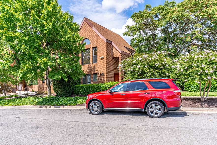 More Photos Of 6001-6003 Tower Ct, Alexandria Office For Sale