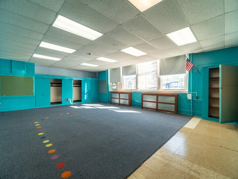 More Photos Of 18 Central Ave, Port Chester Schools For Lease
