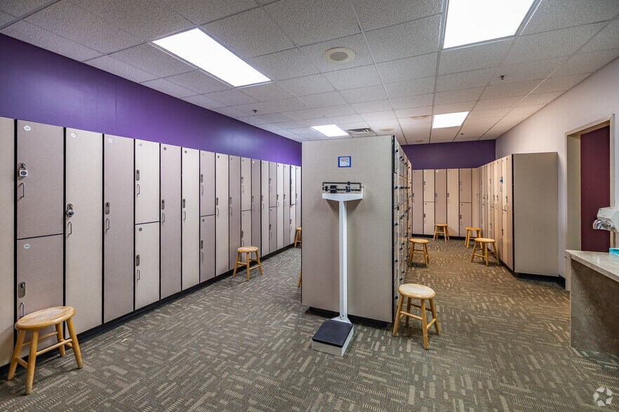 More Photos Of W175N11162 Stonewood Dr, Germantown Health Club For Lease