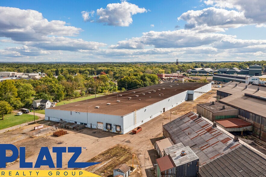 Primary Photo Of 1001 E Broadway St, Alliance Industrial For Lease