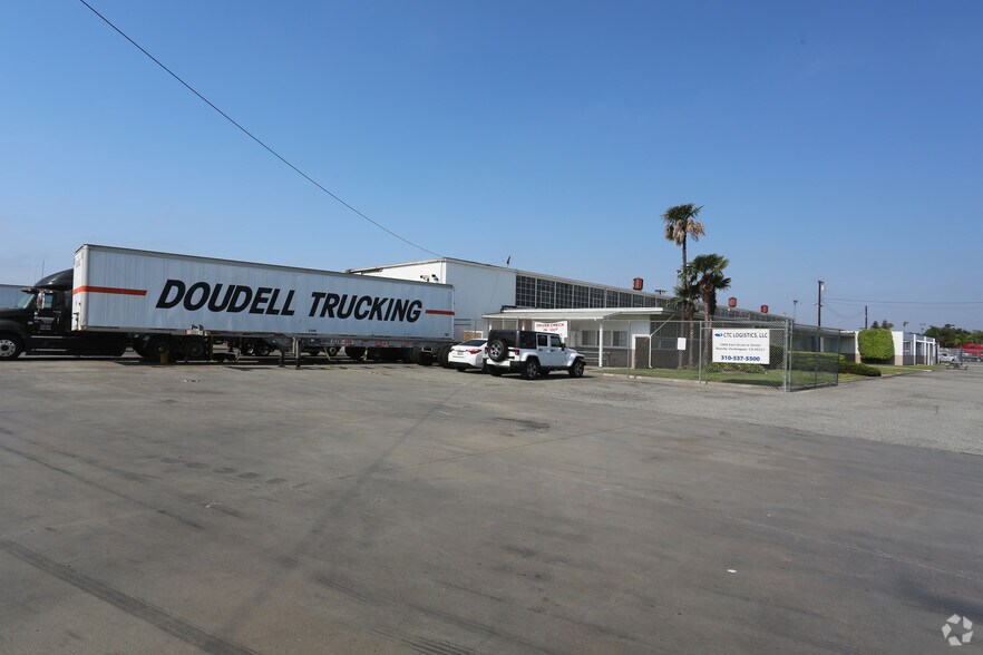 More Photos Of 2966 E Victoria St, Compton Warehouse For Lease
