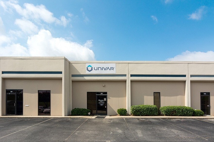 More Photos Of 1400 S Marietta Pky SE, Marietta Unknown For Lease