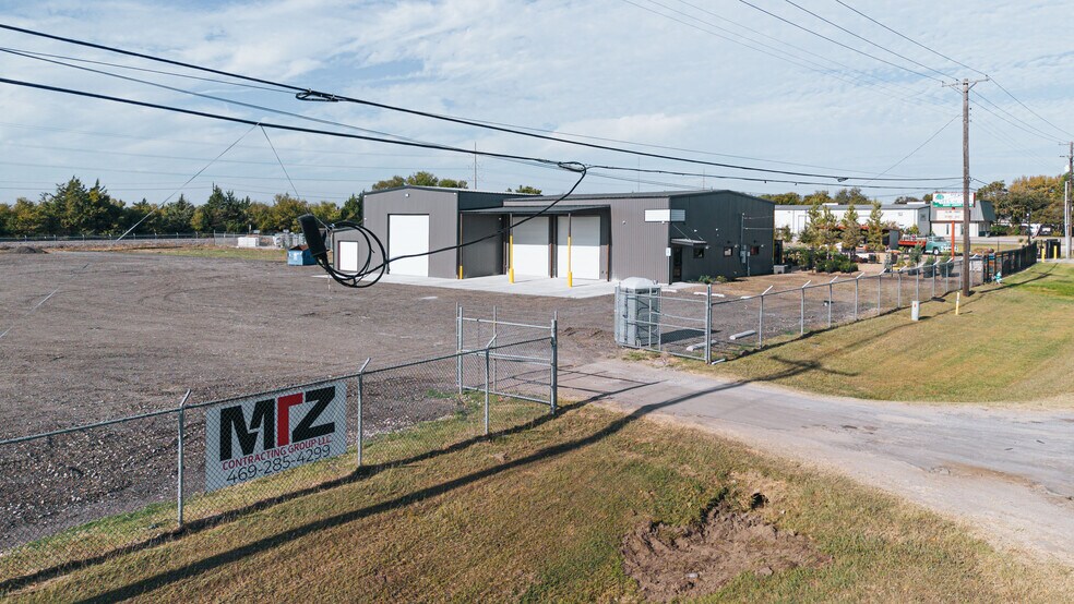 More Photos Of 2603 S Kaufman St, Ennis Industrial For Sale