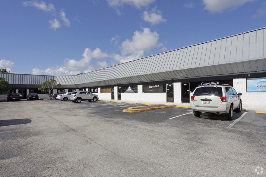 More Photos Of 10130-10188 NW 47th St, Sunrise Light Manufacturing For Sale