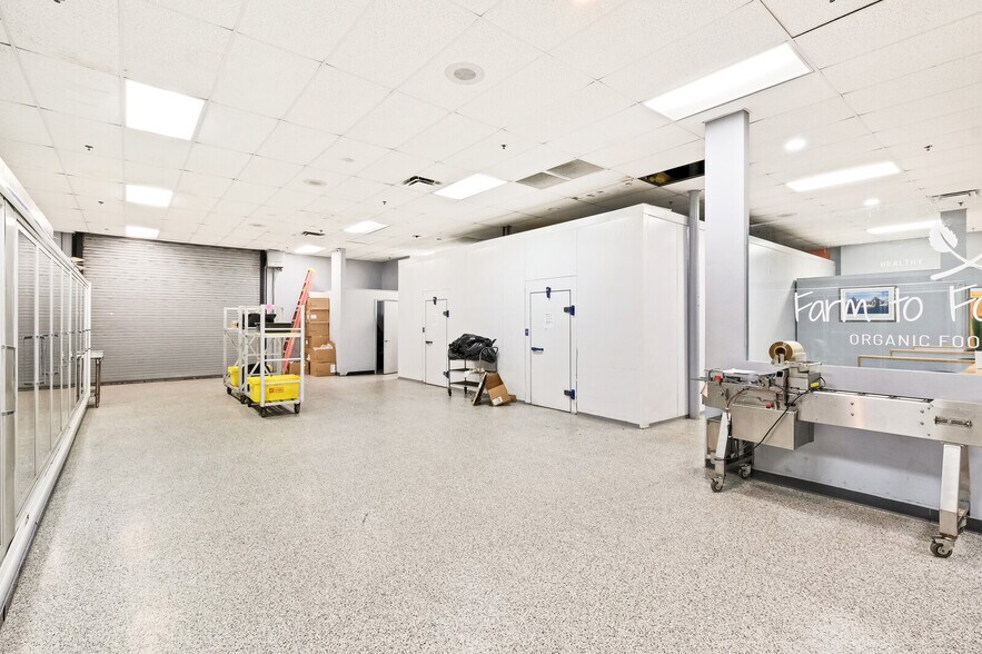 More Photos Of 4351 NE 12th Ter, Oakland Park Restaurant For Sale