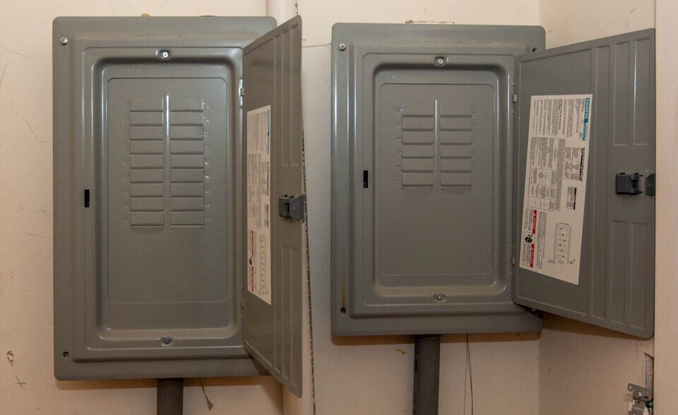 More Photos Of 405 N Paca St, Baltimore Storefront Retail Office For Sale