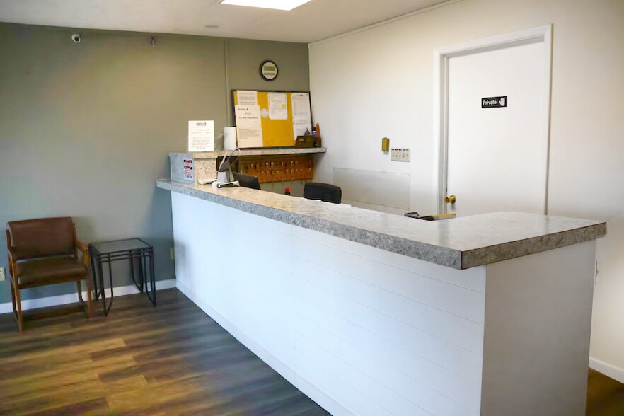 More Photos Of 2278 N 63 Hwy, Oskaloosa Hotel For Sale