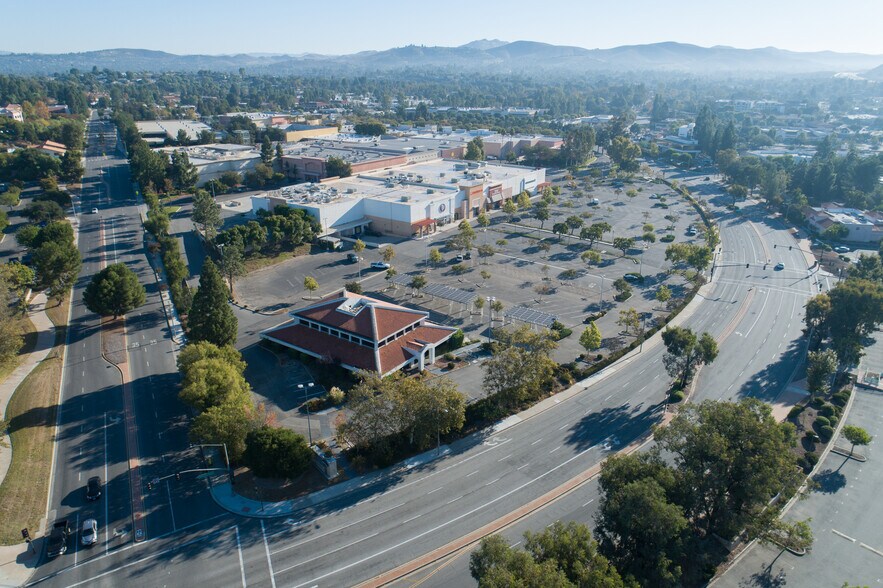 More Photos Of 199 W Hillcrest Dr, Thousand Oaks Land For Lease