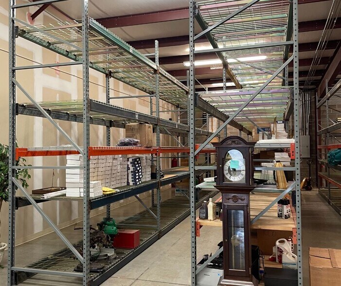 More Photos Of 1015 Nine North Dr, Alpharetta Light Distribution For Lease