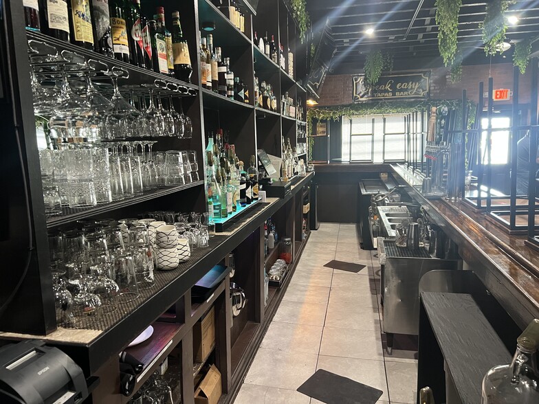 More Photos Of 447-465 Atlantic Ave, East Rockaway Storefront For Lease