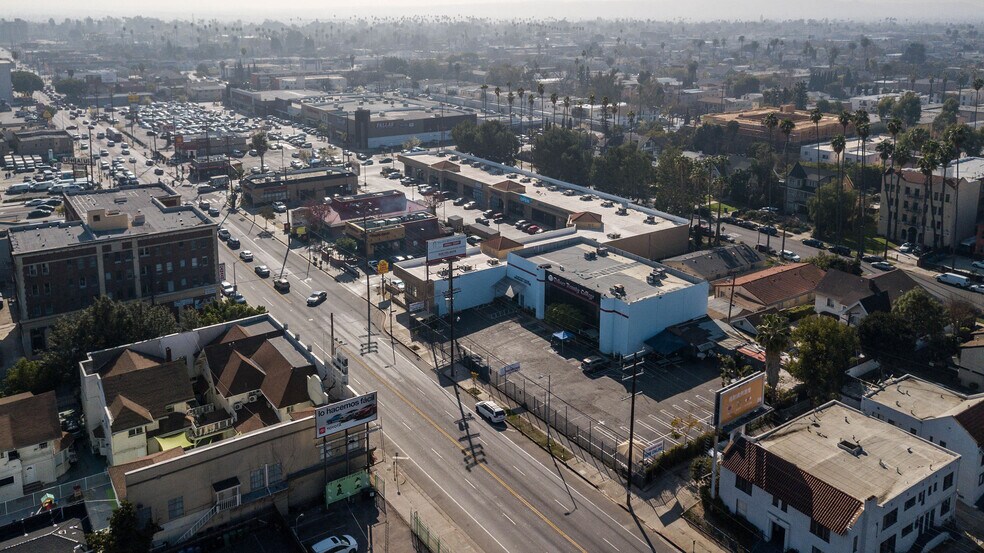 More Photos Of 1517 S Western Ave, Los Angeles Freestanding For Sale