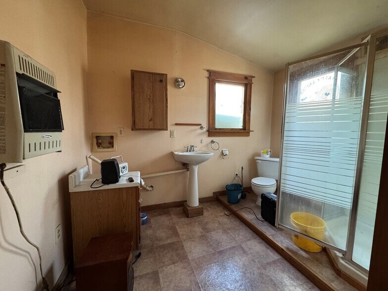 More Photos Of 563 James Monroe Ave, Monroeton Apartments For Sale