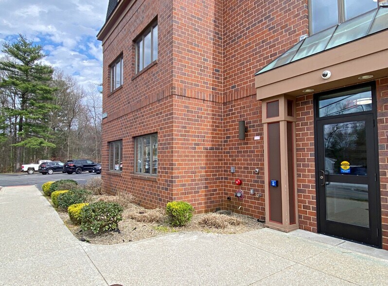 More Photos Of 100 Treble Cove Rd, Billerica Medical For Lease