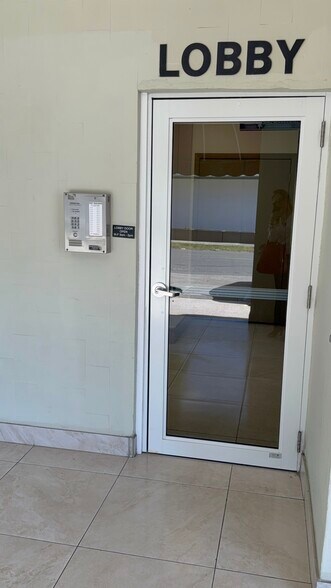 More Photos Of 2501 E Commercial Blvd, Fort Lauderdale Medical For Lease
