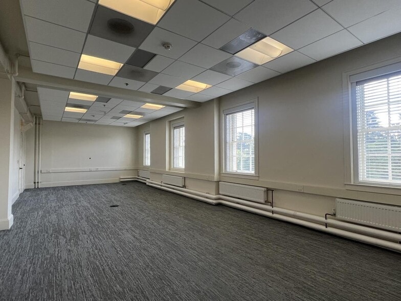 More Photos Of 1808 Wedemeyer St, San Francisco Office For Lease
