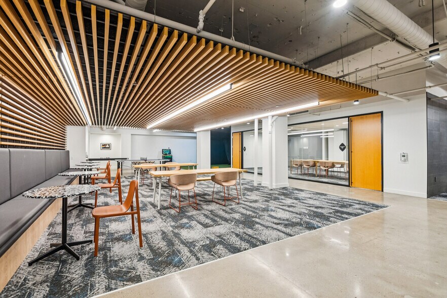 More Photos Of 201-219 N 15th St, Philadelphia Medical For Lease